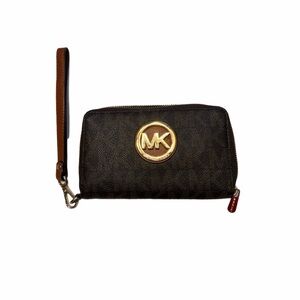 MICHAEL KORS Fulton Brown Flat Multi Function Phone Case Zip Wallet Wristle